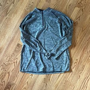 Men’s UnderArmour long sleeve pullover. Size XL